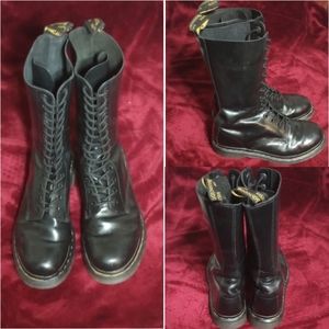 Genuine leather Dr.Marten lace-up boots